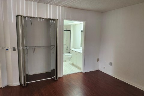 Condominio en venta en Pembroke Pines, Florida, 1 dormitorio № 1162488 - foto 16