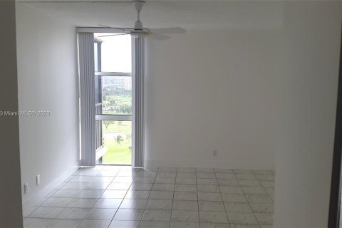 Condominio en venta en Aventura, Florida, 1 dormitorio, 84.82 m2 № 327403 - foto 5