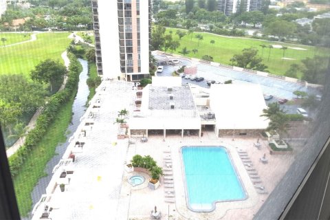 Condominio en venta en Aventura, Florida, 1 dormitorio, 84.82 m2 № 327403 - foto 3