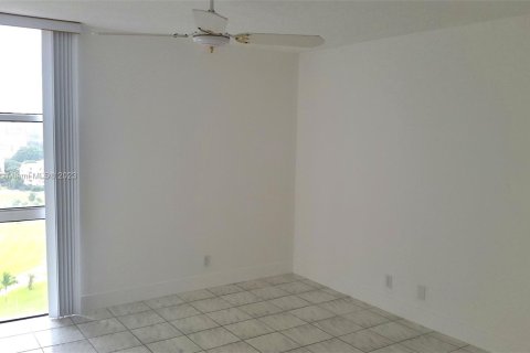 Copropriété à vendre à Aventura, Floride: 1 chambre, 84.82 m2 № 327403 - photo 4