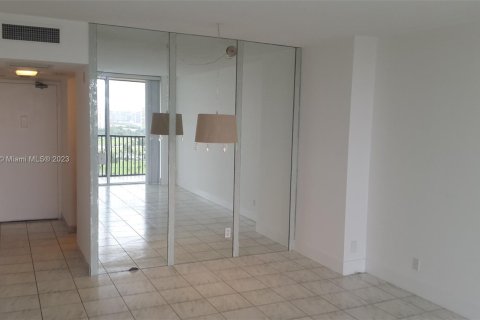 Copropriété à vendre à Aventura, Floride: 1 chambre, 84.82 m2 № 327403 - photo 15