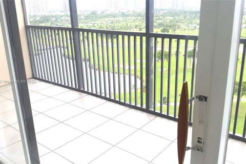 Condominio en venta en Aventura, Florida, 1 dormitorio, 84.82 m2 № 327403 - foto 10