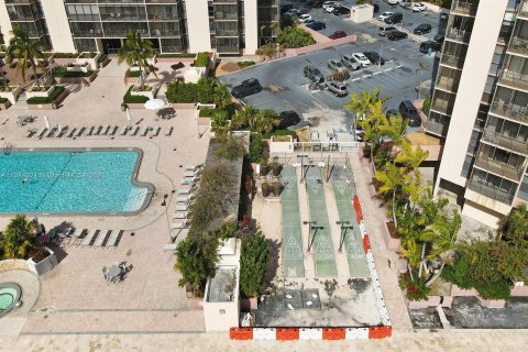 Condo in Aventura, Florida, 1 bedroom  № 327403 - photo 25