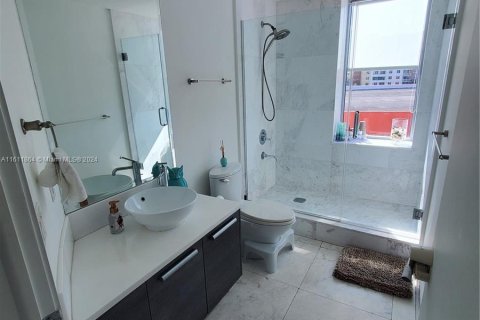 Condo in Aventura, Florida, 2 bedrooms  № 1234571 - photo 12