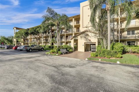 Condo in Pembroke Pines, Florida, 2 bedrooms  № 1393667 - photo 2