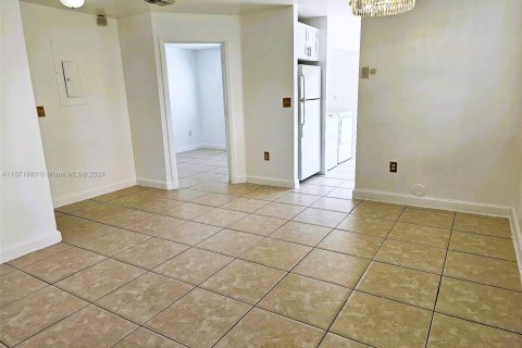 Touwnhouse à vendre à Cutler Bay, Floride: 3 chambres, 118.91 m2 № 1393668 - photo 2