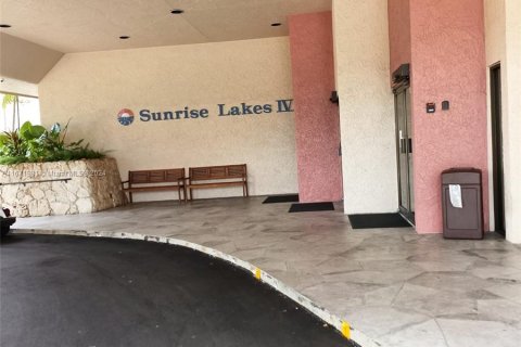 Condo in Sunrise, Florida, 2 bedrooms  № 1393669 - photo 11