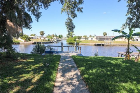 Casa en venta en Port Charlotte, Florida, 3 dormitorios, 149.39 m2 № 1110260 - foto 4