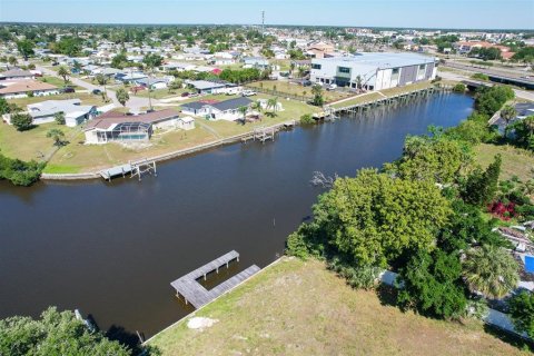 Casa en venta en Port Charlotte, Florida, 3 dormitorios, 149.39 m2 № 1110260 - foto 9