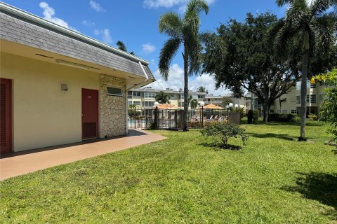 Condominio en venta en Lauderhill, Florida, 1 dormitorio, 63.17 m2 № 1189959 - foto 14