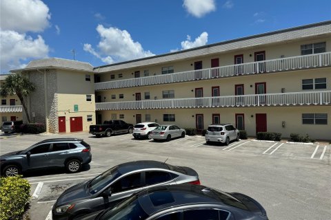 Condominio en venta en Lauderhill, Florida, 1 dormitorio, 63.17 m2 № 1189959 - foto 19