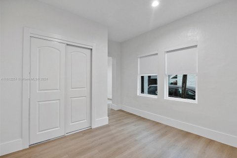 Casa en venta en Miami, Florida, 3 dormitorios, 165.46 m2 № 1311245 - foto 9