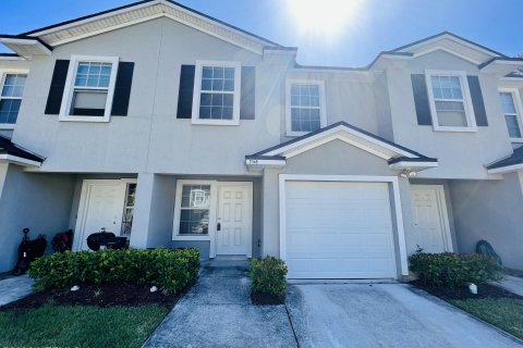 Villa ou maison à louer à Jacksonville, Floride: 3 chambres, 142.23 m2 № 882106 - photo 2