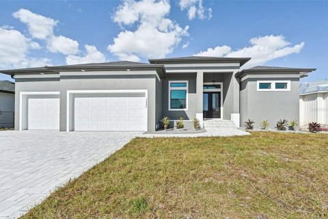 House in Port Charlotte, Florida 3 bedrooms, 198.53 sq.m. № 1413431 - photo 3