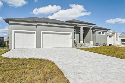 House in Port Charlotte, Florida 3 bedrooms, 198.53 sq.m. № 1413431 - photo 4