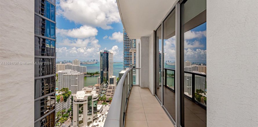 Studio in the Condo in Miami, Florida  № 1413457