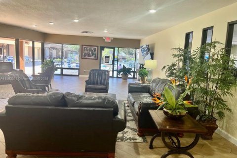 Condo in Sunrise, Florida, 1 bedroom  № 1185081 - photo 27