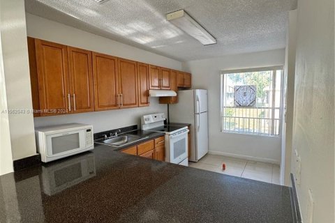 Condominio en venta en Miramar, Florida, 2 dormitorios, 92.9 m2 № 1141489 - foto 10