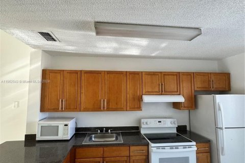 Condominio en venta en Miramar, Florida, 2 dormitorios, 92.9 m2 № 1141489 - foto 9