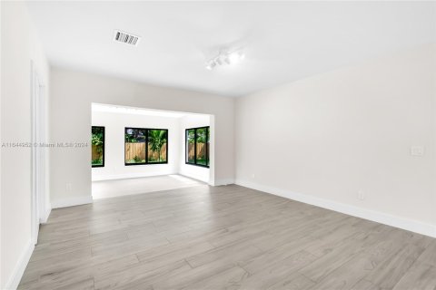 Casa en venta en Miami, Florida, 3 dormitorios, 152.36 m2 № 1328003 - foto 19