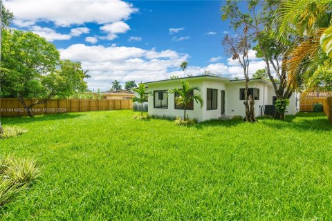 Villa ou maison à vendre à Miami, Floride: 3 chambres, 152.36 m2 № 1328003 - photo 3