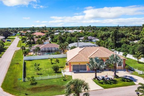 Casa en venta en Port Charlotte, Florida, 3 dormitorios, 246.75 m2 № 1382199 - foto 4