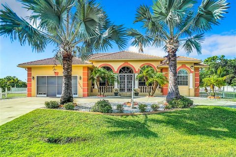 Casa en venta en Port Charlotte, Florida, 3 dormitorios, 246.75 m2 № 1382199 - foto 1