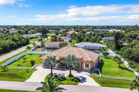 Casa en venta en Port Charlotte, Florida, 3 dormitorios, 246.75 m2 № 1382199 - foto 2