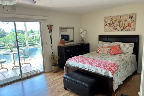 Condo in Deerfield Beach, Florida, 1 bedroom  № 938903 - photo 13