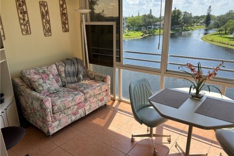 Condo in Deerfield Beach, Florida, 1 bedroom  № 938903 - photo 17