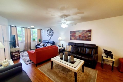 Condo in Sunrise, Florida, 2 bedrooms  № 1294164 - photo 28