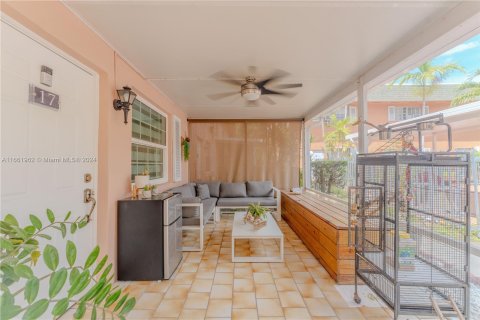 Adosado en venta en Hollywood, Florida, 2 dormitorios, 131.92 m2 № 1369028 - foto 19