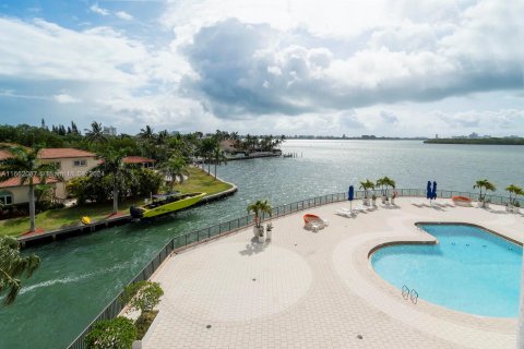 Copropriété à vendre à Miami, Floride: 3 chambres, 215.53 m2 № 1369030 - photo 25