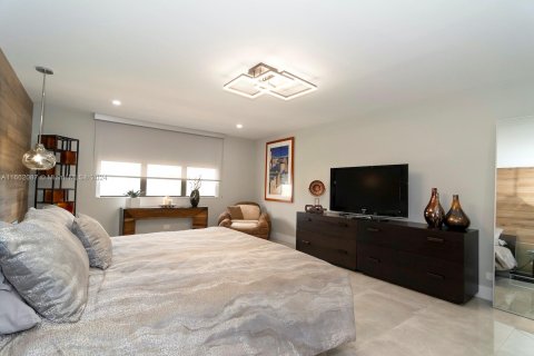 Condominio en venta en Miami, Florida, 3 dormitorios, 215.53 m2 № 1369030 - foto 20