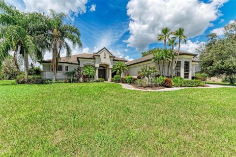 House in Bradenton, Florida 4 bedrooms, 350.71 sq.m. № 1372938 - photo 1