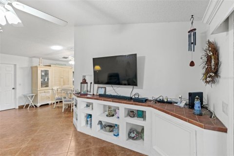 Touwnhouse à vendre à Eustis, Floride: 2 chambres, 108.7 m2 № 1372934 - photo 13