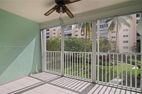 Copropriété à vendre à Hallandale Beach, Floride: 1 chambre, 78.69 m2 № 980788 - photo 16