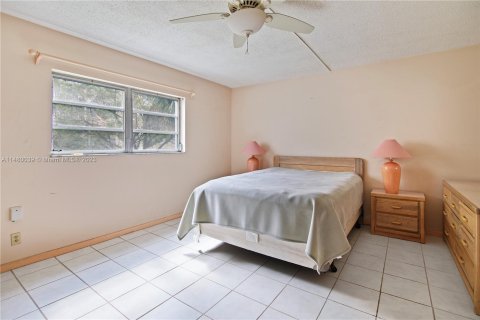 Condominio en venta en Hallandale Beach, Florida, 1 dormitorio, 78.69 m2 № 980788 - foto 12