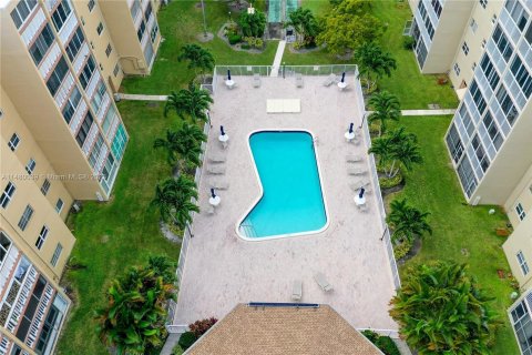 Copropriété à vendre à Hallandale Beach, Floride: 1 chambre, 78.69 m2 № 980788 - photo 26
