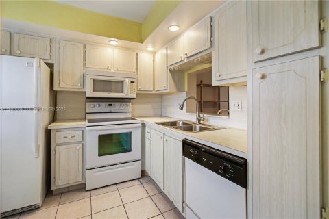 Condominio en venta en Hallandale Beach, Florida, 1 dormitorio, 78.69 m2 № 980788 - foto 7