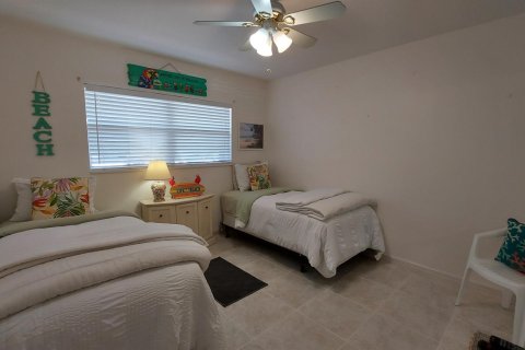 Condo in Jensen Beach, Florida, 2 bedrooms  № 1159606 - photo 15
