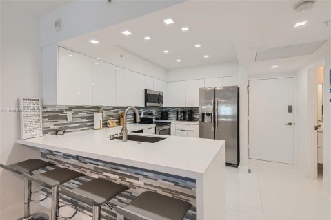 Copropriété à louer à Hollywood, Floride: 2 chambres, 54.81 m2 № 1369237 - photo 6