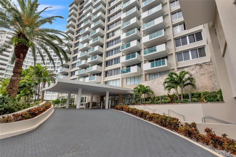 Condominio en alquiler en Miami Beach, Florida, 1 dormitorio, 77.76 m2 № 1364241 - foto 26