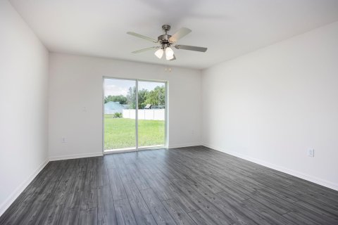 House in Vero Beach, Florida 3 bedrooms, 117.99 sq.m. № 1177208 - photo 9