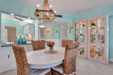 Condominio en venta en Lauderdale-by-the-Sea, Florida, 2 dormitorios, 79.9 m2 № 1133072 - foto 29