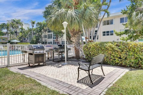 Condominio en venta en Lauderdale-by-the-Sea, Florida, 2 dormitorios, 79.9 m2 № 1133072 - foto 7