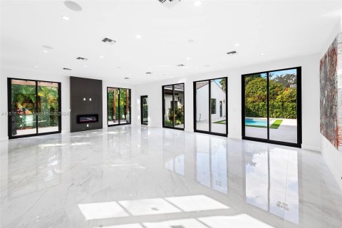 Villa ou maison à vendre à Coral Gables, Floride: 5 chambres, 341.42 m2 № 1008940 - photo 12