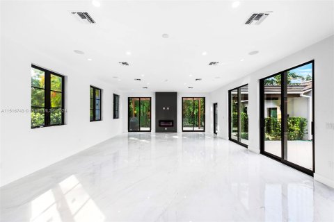 Villa ou maison à vendre à Coral Gables, Floride: 5 chambres, 341.42 m2 № 1008940 - photo 10