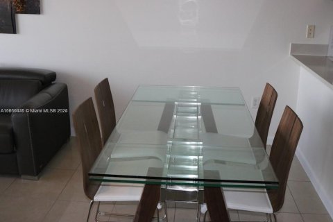 Condominio en venta en Miami, Florida, 1 dormitorio, 69.96 m2 № 1386246 - foto 9