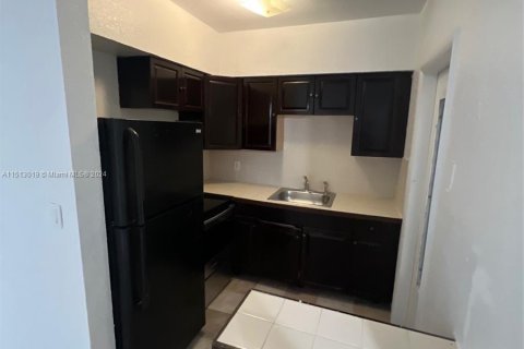 Apartamento en alquiler en Miami, Florida, 1 dormitorio, 65.03 m2 № 942751 - foto 5